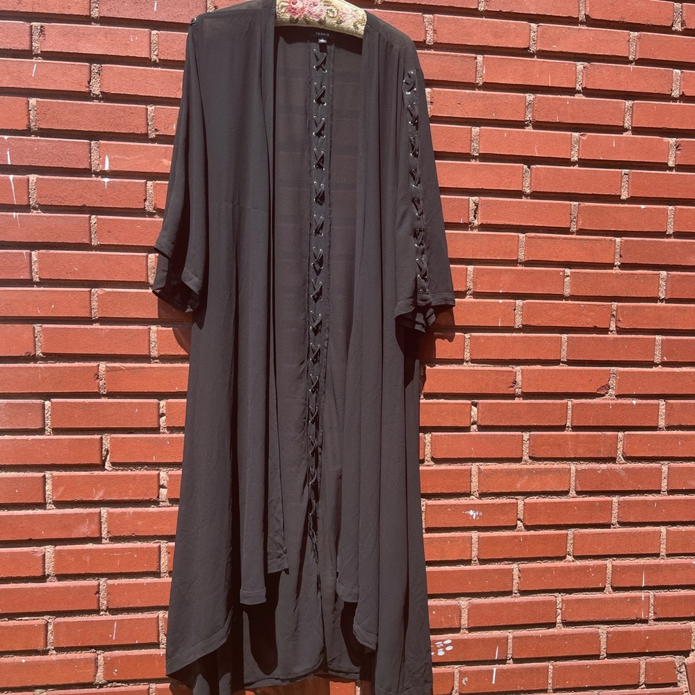 Torrid 3x Sheer Flowy Beach Cover Up with Lattice Detail on Back and Sleeves